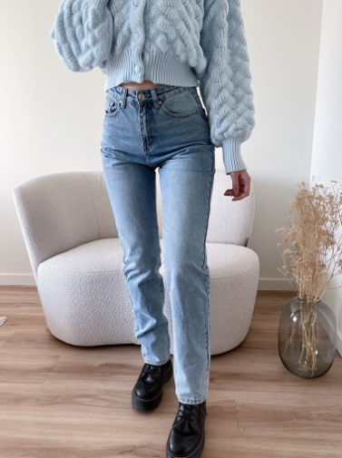 Jeans à coupe droite femme de Modora.fr Jeans à coupe droite femme de Modora.fr